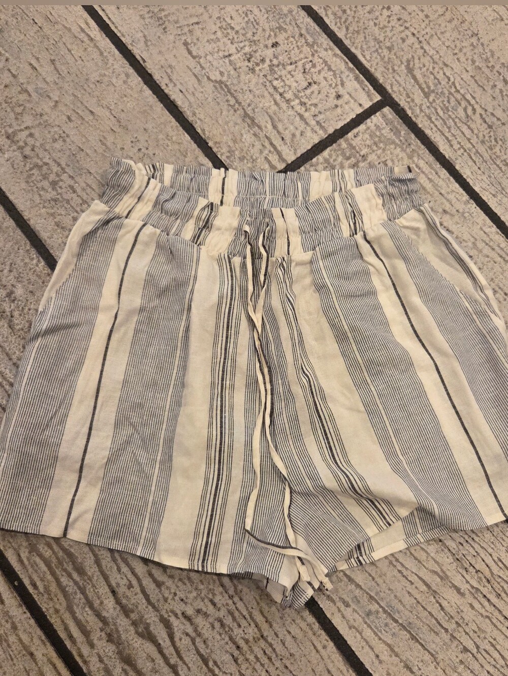 La Hearts Cream and Navy Vertical Stripe Drawstring Shorts NWT
